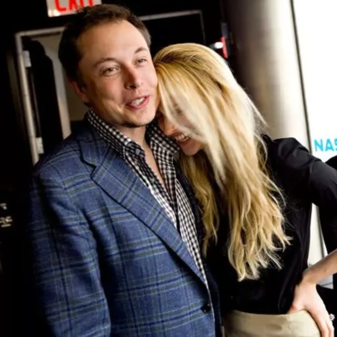 Shocking Elon Musk Secretly Dates His Girlfriend, 12 Years Younger, in France.