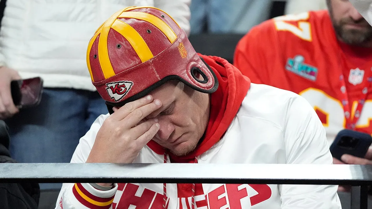 Chiefs fans frustrated as DNC throws wrench in viewing final preseason game  vs Bears on TV | Fox News