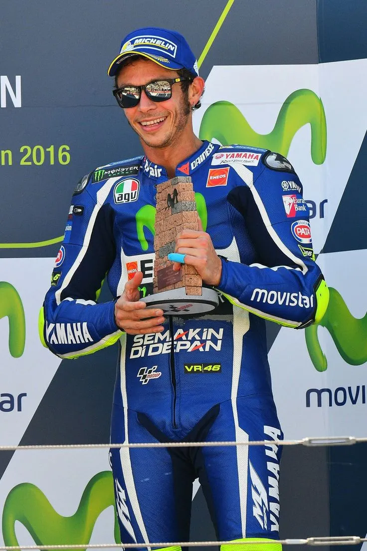 Cover Image for I veri fan di Valentino Rossi dovrebbero rispondere di sì‼️