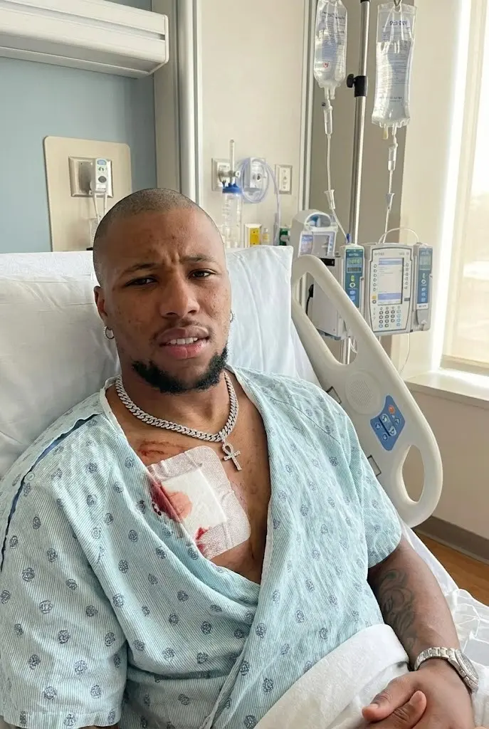 Cover Image for 🥲15 MINUTES AGO! Saquon Barkley has just shared his first photo from his hospital bed, putting an end to weeks of speculation. He confirmed that he underwent a private medical treatment — with encouraging outcomes. However, the Eagles’ star running back revealed: “This is just the beginning.” A shocking statement from his team left fans in disbelief: “It turns out Saquon Barkley had been battling…”