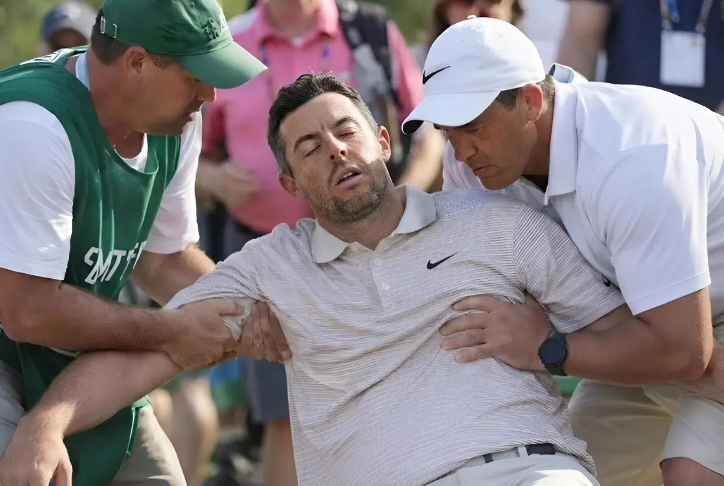 Cover Image for 🚨 TEN MINUTES AGO: Panic spread through the packed practice range at TPC Sawgrass during preparations for the 2026 Players Championship, when golf phenomenon Rory McIlroy suddenly collapsed mid-swing while hitting aggressive drives from the range. Security, PGA Tour medical staff, his caddie Harry Diamond, and tournament officials immediately rushed to his side, while fellow players—including Scottie Scheffler, Collin Morikawa, and Xander Schauffele, media onlookers, and a growing crowd of spectators watched in stunned, disbelieving silence. Now we have a heartbreaking update on Rory’s serious health battle…👇👇